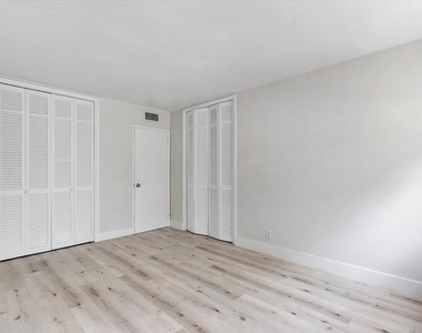1638 Plunkett Street - Photo Thumbnail 18