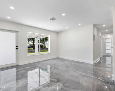 2160 Ne 53rd Street - Photo Thumbnail 13