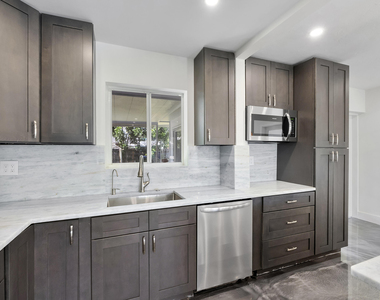 2160 Ne 53rd Street - Photo Thumbnail 17