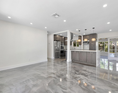 2160 Ne 53rd Street - Photo Thumbnail 12