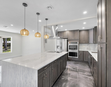 2160 Ne 53rd Street - Photo Thumbnail 15