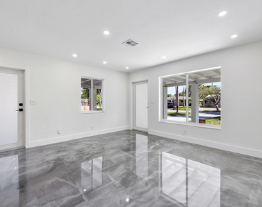 2160 Ne 53rd Street - Photo Thumbnail 10