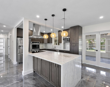 2160 Ne 53rd Street - Photo Thumbnail 14