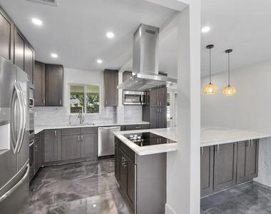 2160 Ne 53rd Street - Photo Thumbnail 16