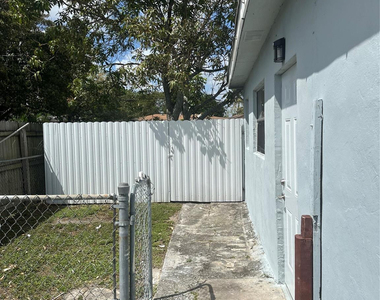 6541 Miramar Parkway - Photo Thumbnail 1