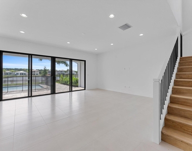20062 Hirono Lane - Photo Thumbnail 23