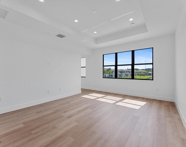 20062 Hirono Lane - Photo Thumbnail 27