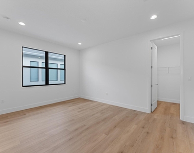 20062 Hirono Lane - Photo Thumbnail 36