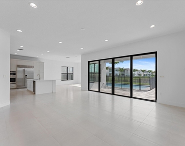 20062 Hirono Lane - Photo Thumbnail 15