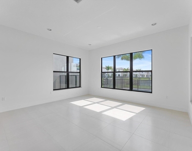 20062 Hirono Lane - Photo Thumbnail 13