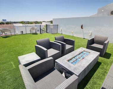 301 Hendricks Isle - Photo Thumbnail 36