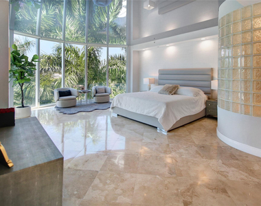 301 Hendricks Isle - Photo Thumbnail 16
