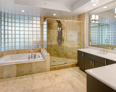 301 Hendricks Isle - Photo Thumbnail 18