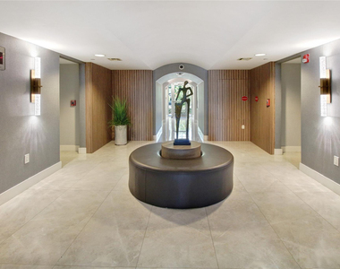 301 Hendricks Isle - Photo Thumbnail 39