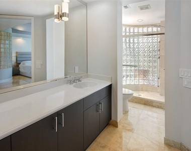 301 Hendricks Isle - Photo Thumbnail 22