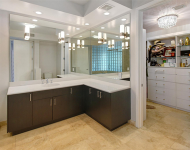 301 Hendricks Isle - Photo Thumbnail 19