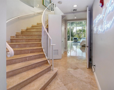 301 Hendricks Isle - Photo Thumbnail 15