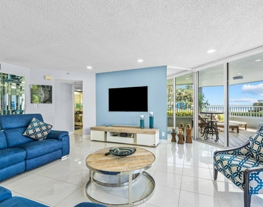 5200 N Ocean Drive - Photo Thumbnail 4