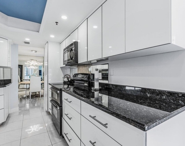 5200 N Ocean Drive - Photo Thumbnail 11
