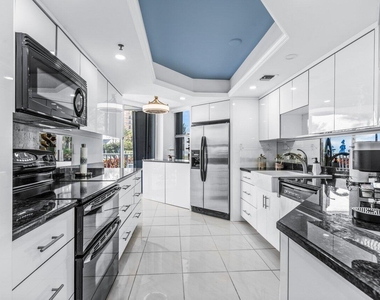 5200 N Ocean Drive - Photo Thumbnail 10
