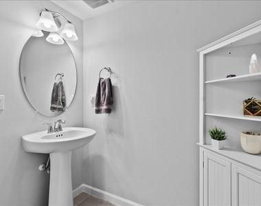16493 Helix Court - Photo Thumbnail 11