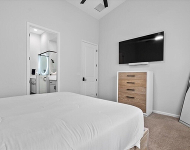 16493 Helix Court - Photo Thumbnail 7