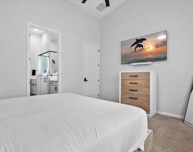 16493 Helix Court - Photo Thumbnail 8