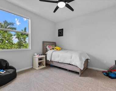 16493 Helix Court - Photo Thumbnail 12