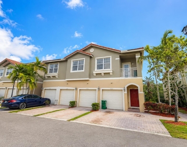9064 Plymouth Place - Photo Thumbnail 2
