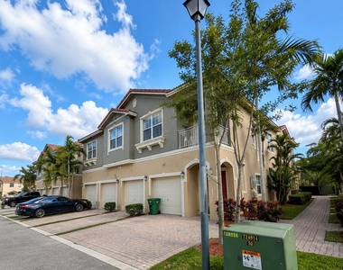 9064 Plymouth Place - Photo Thumbnail 3