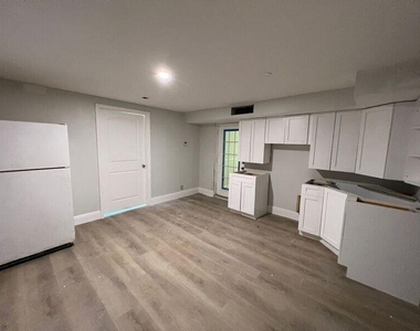 6511 Seminole Drive - Photo Thumbnail 5