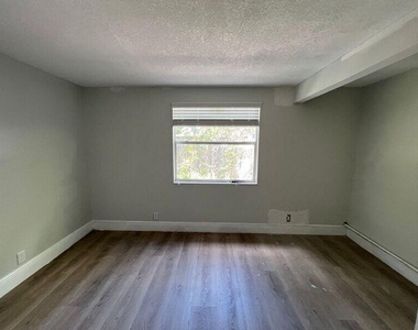 6511 Seminole Drive - Photo Thumbnail 4
