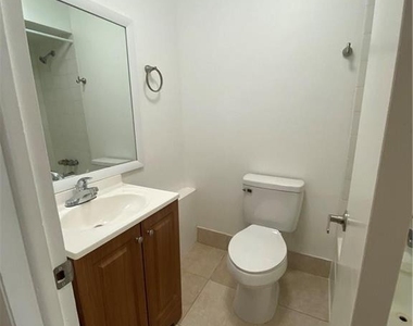 191 Wimbledon Lake Drive - Photo Thumbnail 4