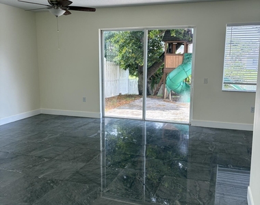 9860 Nw 20th Court - Photo Thumbnail 3