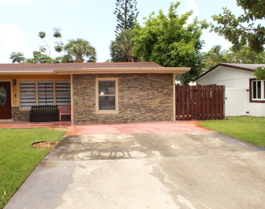 1558 Ne 30th Street - Photo Thumbnail 4
