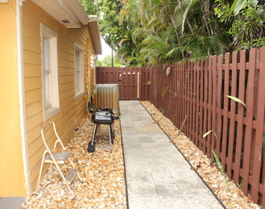 1558 Ne 30th Street - Photo Thumbnail 27