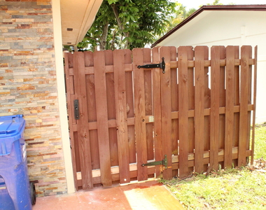 1558 Ne 30th Street - Photo Thumbnail 6