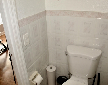 1558 Ne 30th Street - Photo Thumbnail 30
