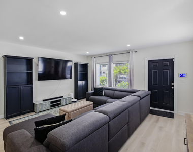 836 Ne 17th Terrace - Photo Thumbnail 10