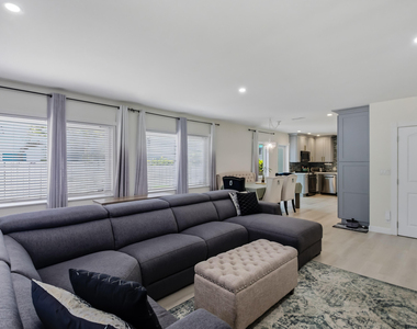 836 Ne 17th Terrace - Photo Thumbnail 12