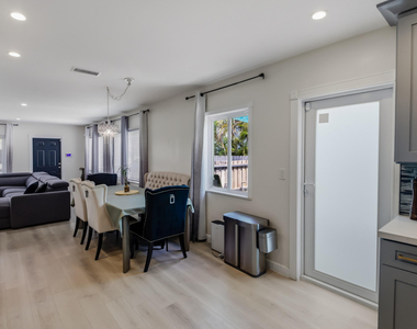 836 Ne 17th Terrace - Photo Thumbnail 8
