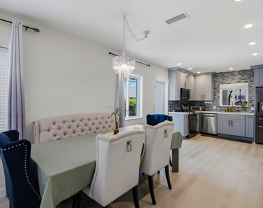 836 Ne 17th Terrace - Photo Thumbnail 9