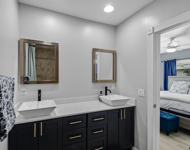 836 Ne 17th Terrace - Photo Thumbnail 17
