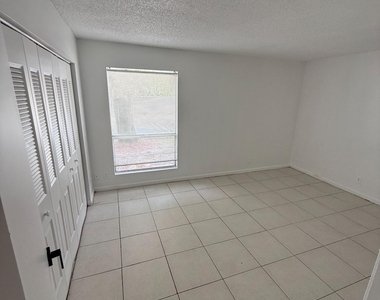 1500 N Congress Avenue - Photo Thumbnail 7
