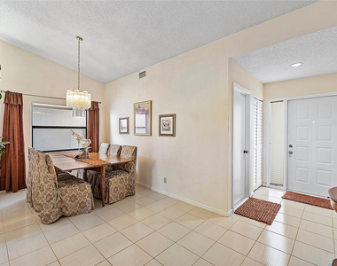 31 Columbia Court - Photo Thumbnail 3