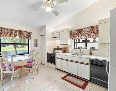 31 Columbia Court - Photo Thumbnail 5
