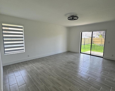 158 Cordoba Circle - Photo Thumbnail 5