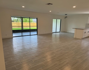 158 Cordoba Circle - Photo Thumbnail 4