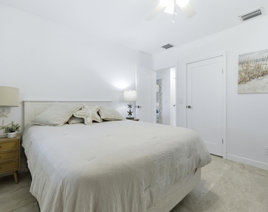 221 Princeton Drive - Photo Thumbnail 12