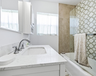 221 Princeton Drive - Photo Thumbnail 15
